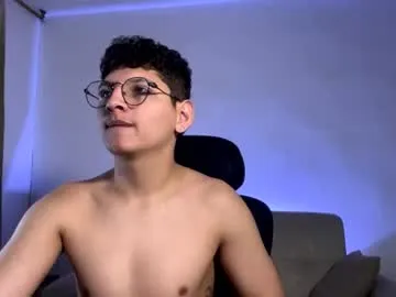 A_lejandro08 live cam preview