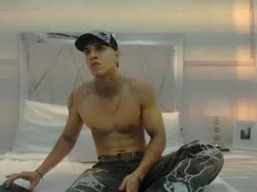Adrien_monteiro live cam preview