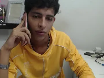 Andrescoll25 live cam preview