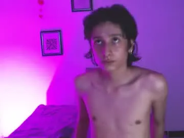 Cirosky_elchicopolla live cam preview