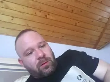 Couplefootjob198064 preview thumbnail