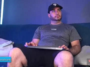 Dantesatrianii live cam preview