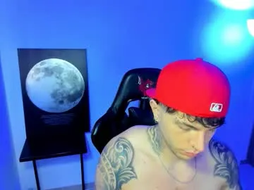 Derekmuller11 live cam preview