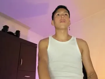 Edward____876772 live cam preview
