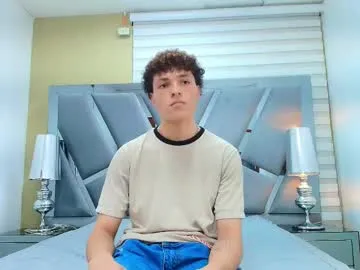 Gomezz_07 live cam preview