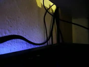 Johnbondoe live cam preview
