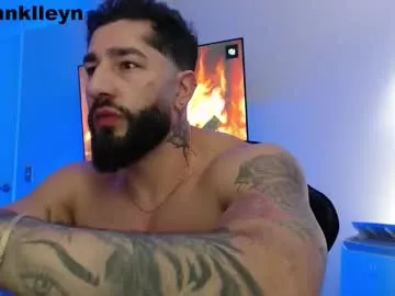Johnklleyn live cam show