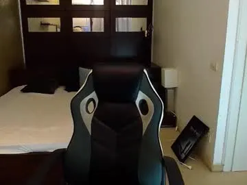 Krewvaughn live cam preview