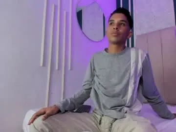 Leanbboy live cam preview