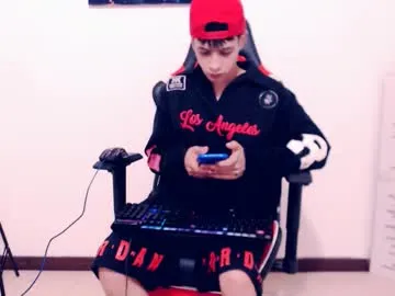 Matias_undercromo_18 preview thumbnail