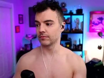 Maxhughes live cam preview