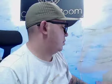 Maximo_daddy1 live cam preview