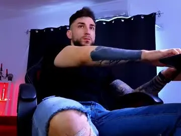 Mightyaaron live cam preview