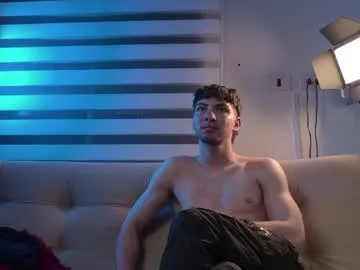 Noah_oliveira live cam preview