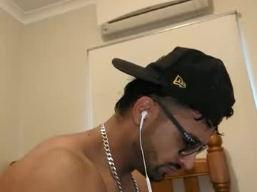 Robin1036 live cam preview