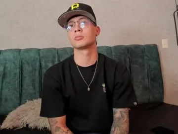 Santii_twink preview thumbnail