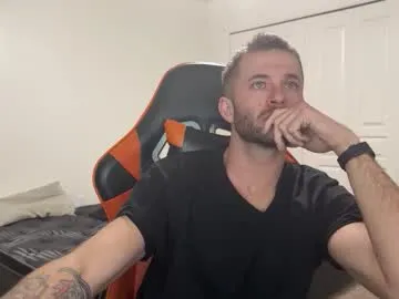 Uncutcockassboi live cam preview