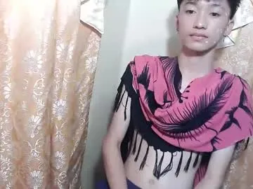 Urasian_femboyxxx live cam preview