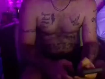 Urdaddy875867 live cam preview
