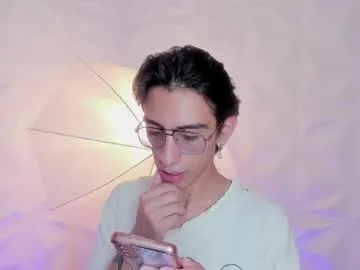 Uyukie live cam preview