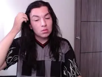 Yigolo_ live cam preview