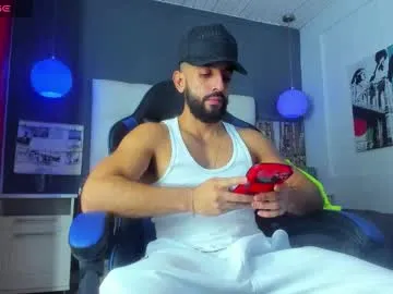 Yiyo10_ live cam preview