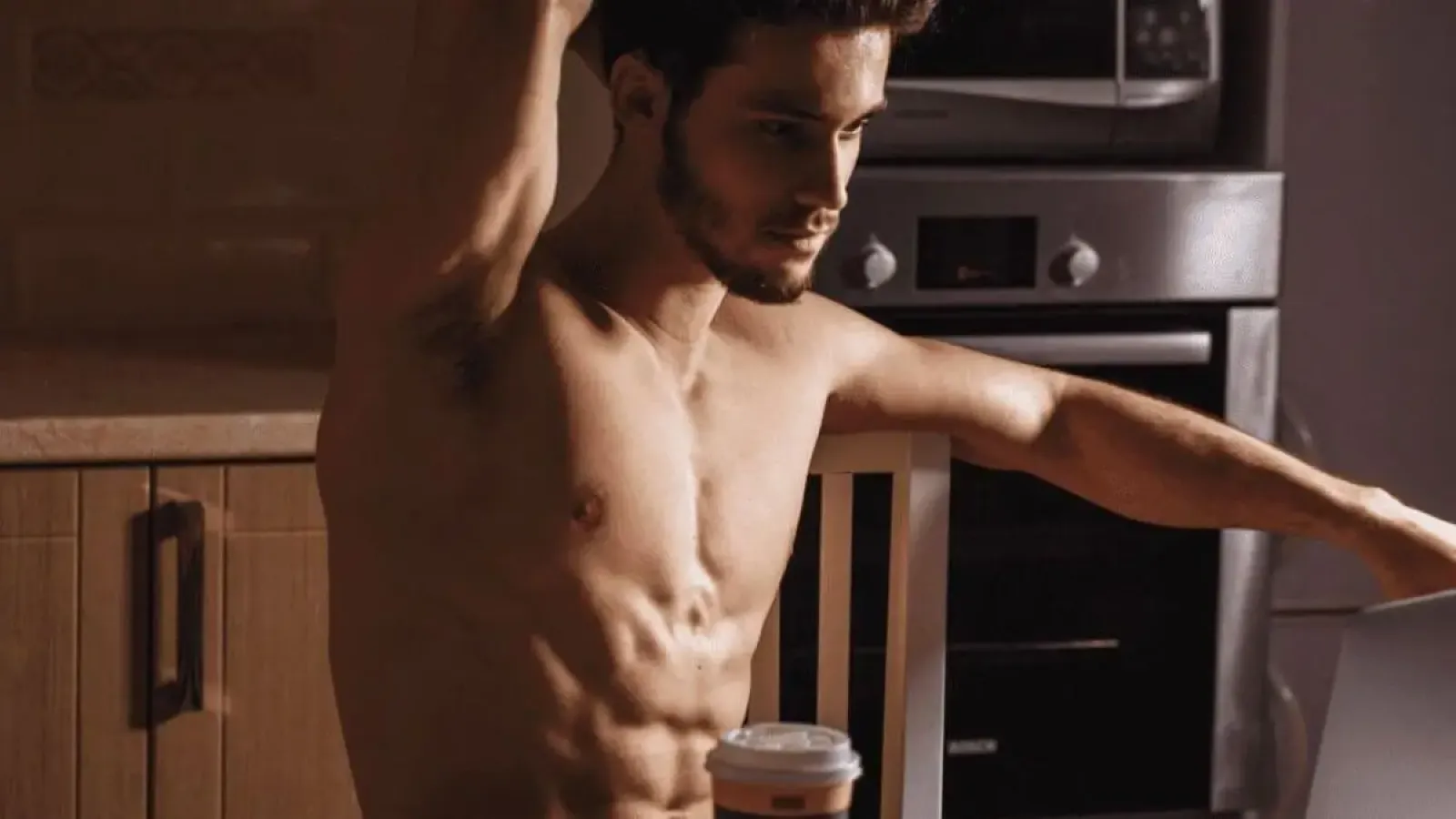 Why Amateur Male Cams Convert Better Than Studio